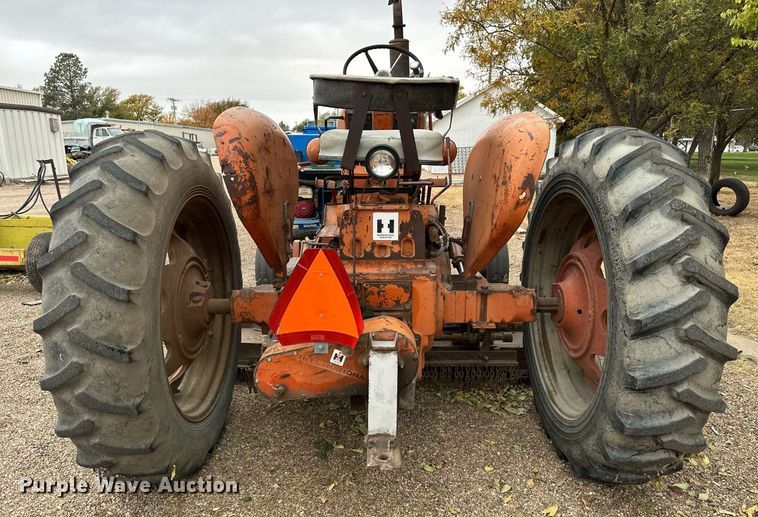 image for item OK9046 1971 International Farmall 544  tractor