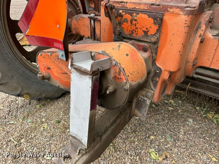 image for item OK9046 1971 International Farmall 544  tractor