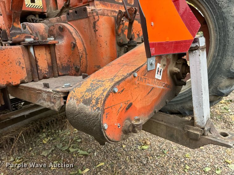 image for item OK9046 1971 International Farmall 544  tractor