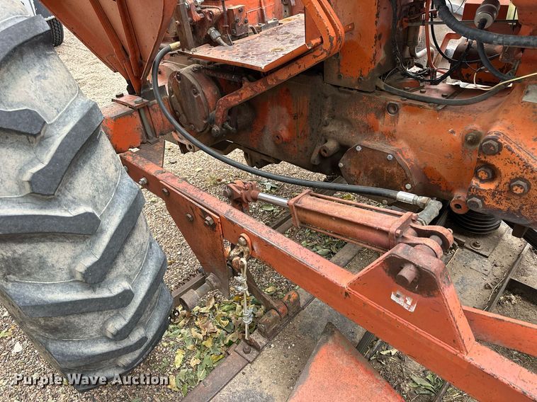 image for item OK9046 1971 International Farmall 544  tractor