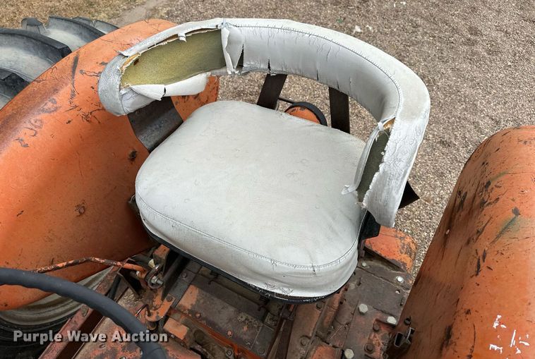 image for item OK9046 1971 International Farmall 544  tractor