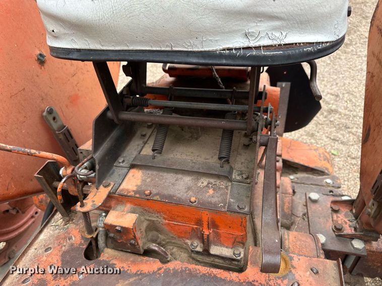 image for item OK9046 1971 International Farmall 544  tractor