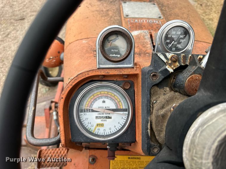 image for item OK9046 1971 International Farmall 544  tractor