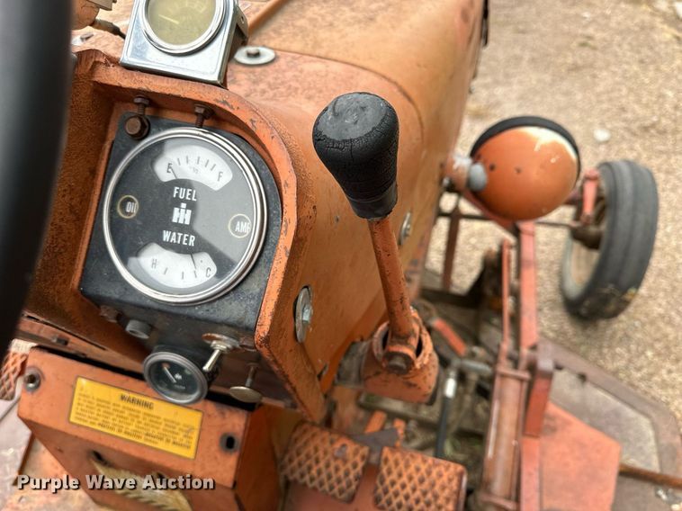 image for item OK9046 1971 International Farmall 544  tractor