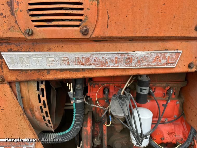 image for item OK9046 1971 International Farmall 544  tractor