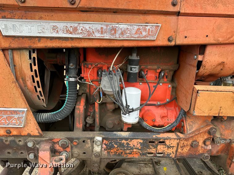 image for item OK9046 1971 International Farmall 544  tractor