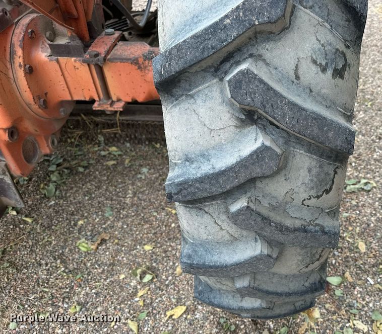 image for item OK9046 1971 International Farmall 544  tractor