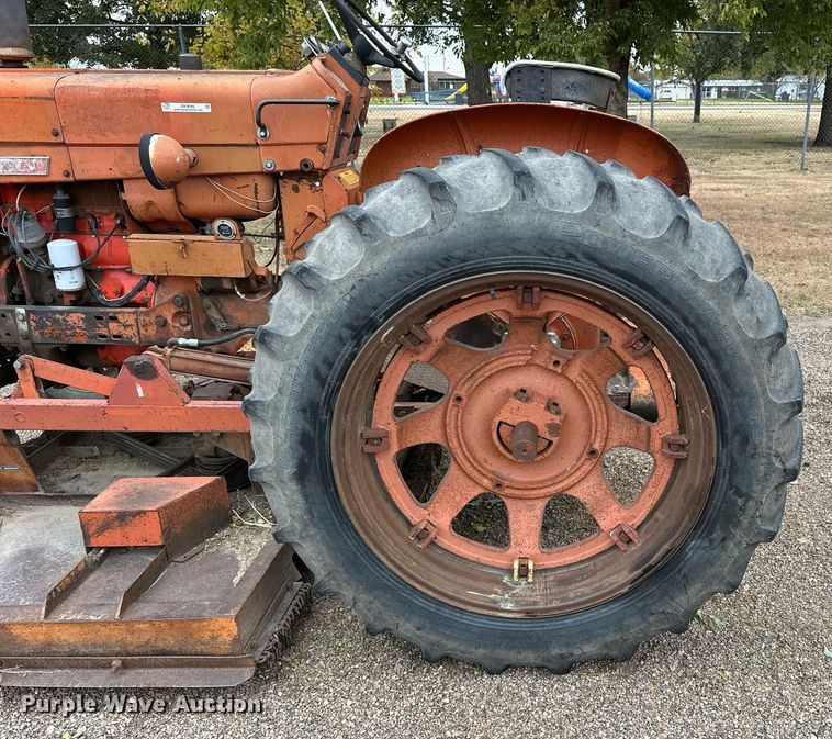 image for item OK9046 1971 International Farmall 544  tractor