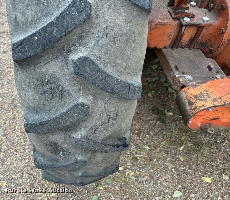 image for item OK9046 1971 International Farmall 544  tractor