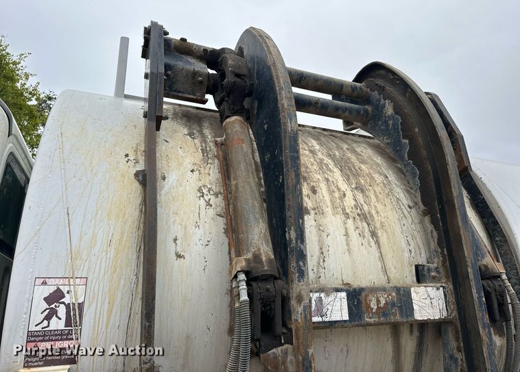 image for item OK9047 2012 Freightliner Business Class M2  refuse truck