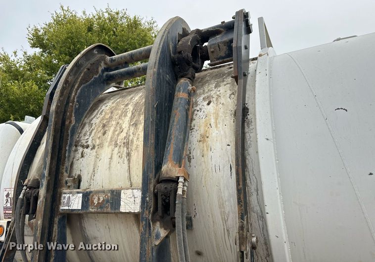 image for item OK9047 2012 Freightliner Business Class M2  refuse truck