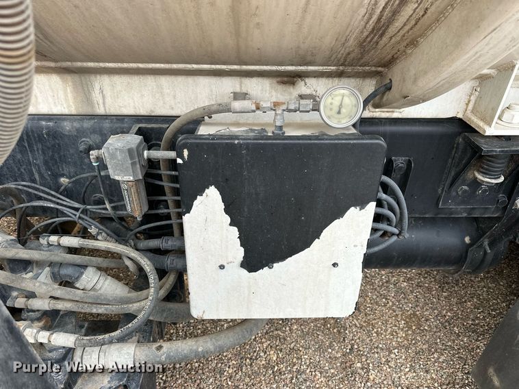 image for item OK9047 2012 Freightliner Business Class M2  refuse truck