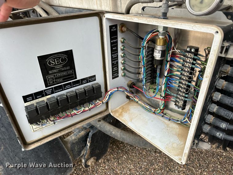 image for item OK9047 2012 Freightliner Business Class M2  refuse truck