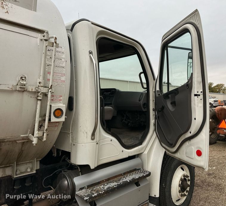 image for item OK9047 2012 Freightliner Business Class M2  refuse truck