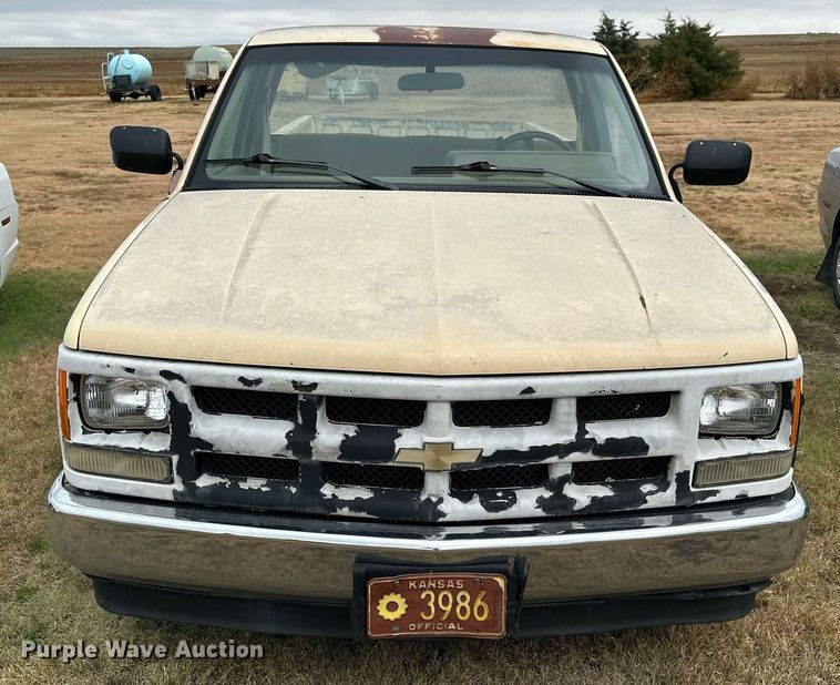 image for item OK9062 1988 Chevrolet C2500  pickup truck