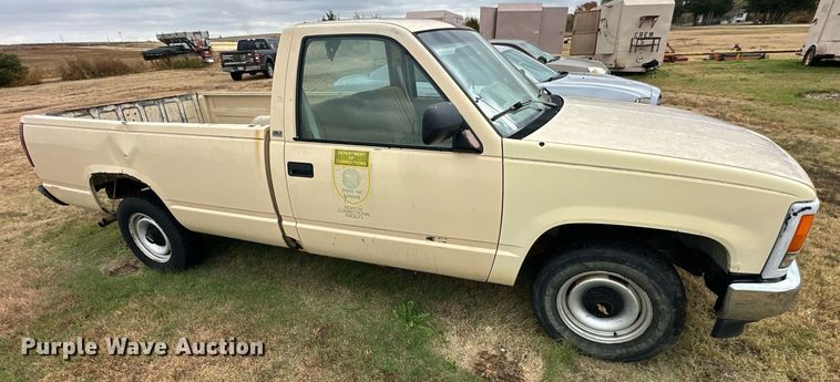 image for item OK9062 1988 Chevrolet C2500  pickup truck