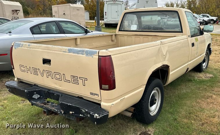 image for item OK9062 1988 Chevrolet C2500  pickup truck