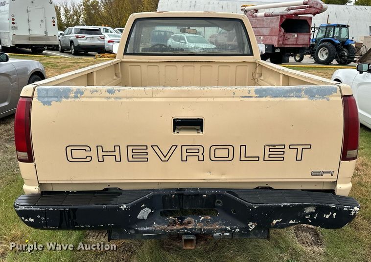 image for item OK9062 1988 Chevrolet C2500  pickup truck