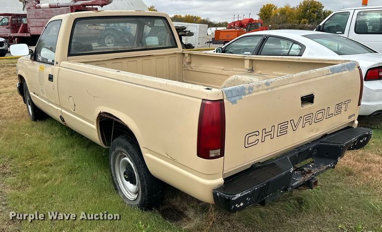 image for item OK9062 1988 Chevrolet C2500  pickup truck