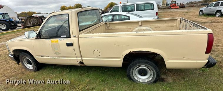 image for item OK9062 1988 Chevrolet C2500  pickup truck