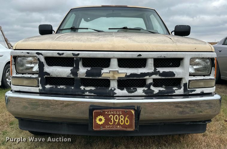 image for item OK9062 1988 Chevrolet C2500  pickup truck