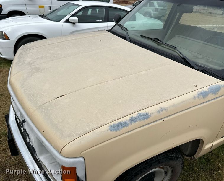 image for item OK9062 1988 Chevrolet C2500  pickup truck