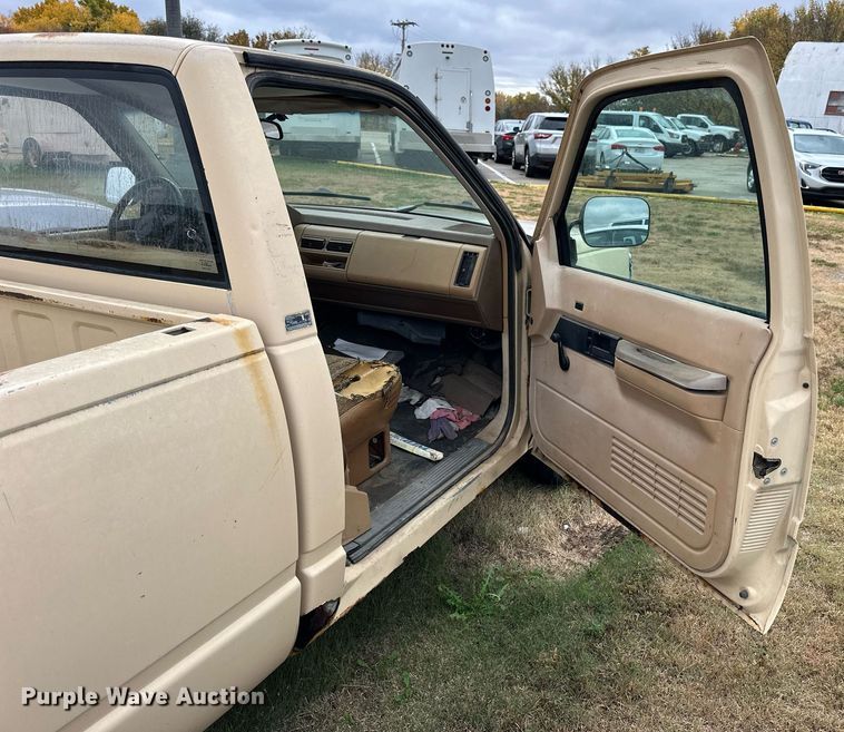 image for item OK9062 1988 Chevrolet C2500  pickup truck