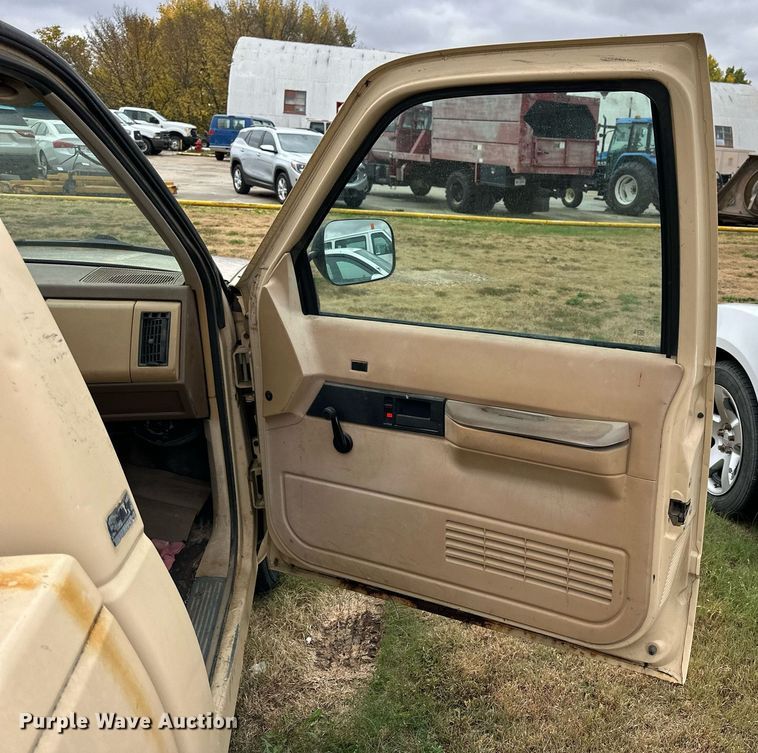 image for item OK9062 1988 Chevrolet C2500  pickup truck