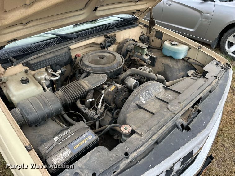 image for item OK9062 1988 Chevrolet C2500  pickup truck