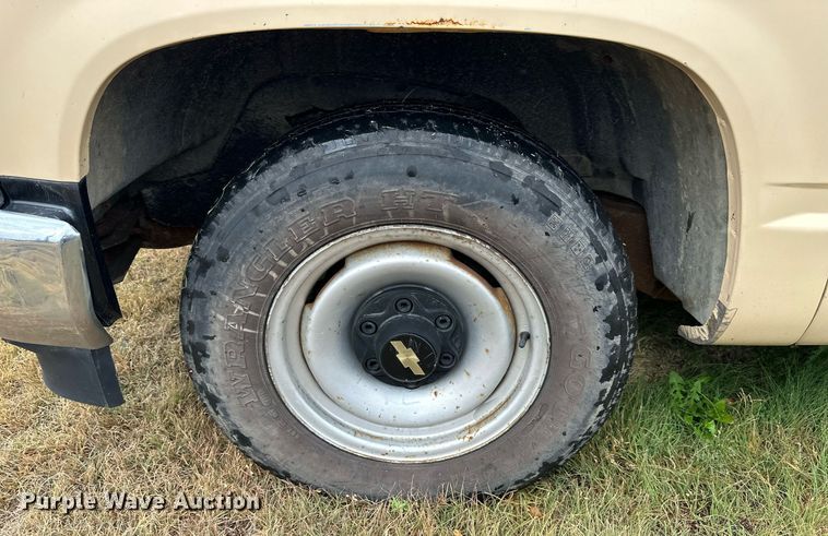image for item OK9062 1988 Chevrolet C2500  pickup truck