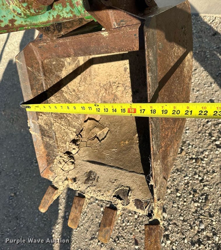 image for item OK9123 1995 John Deere 970  MFWD tractor