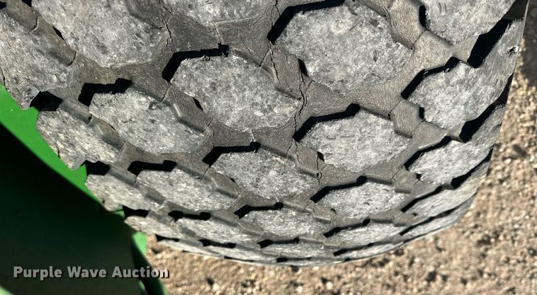 image for item OK9123 1995 John Deere 970  MFWD tractor