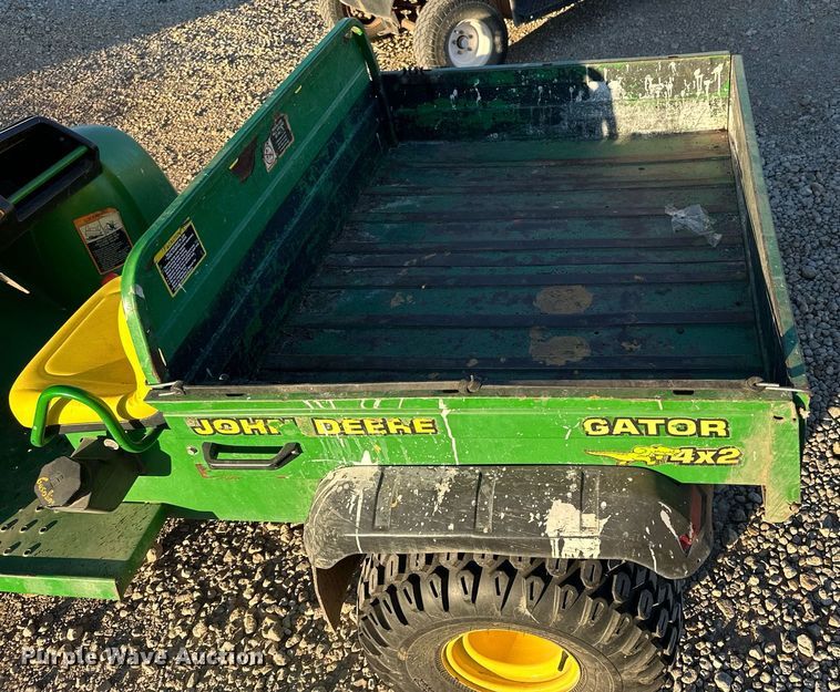 image for item OK9124 1999 John Deere Gator  utility vehicle