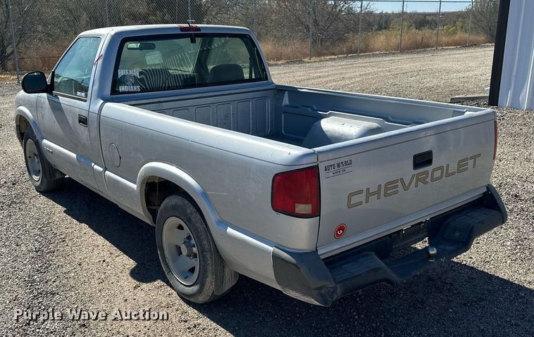 image for item OK9128 1996 Chevrolet S10  pickup truck