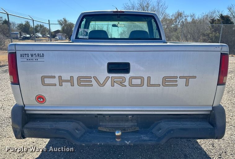 image for item OK9128 1996 Chevrolet S10  pickup truck