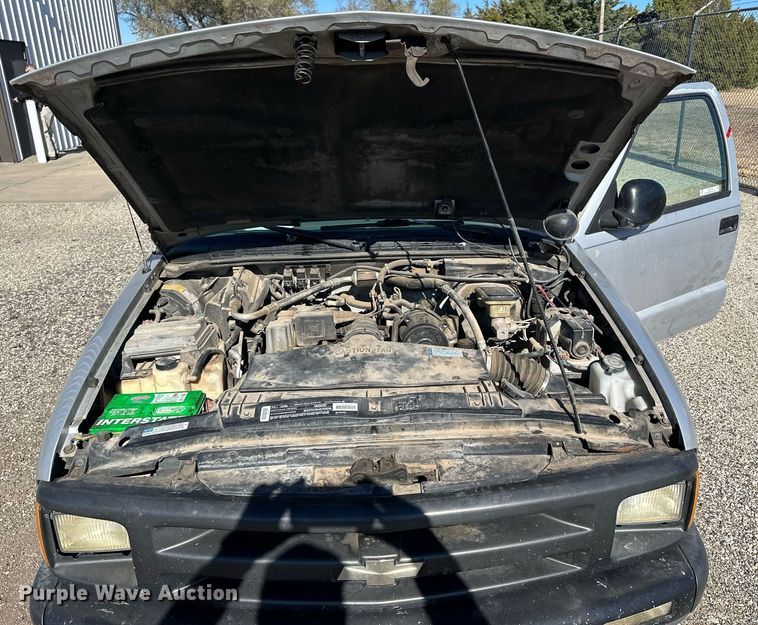 image for item OK9128 1996 Chevrolet S10  pickup truck
