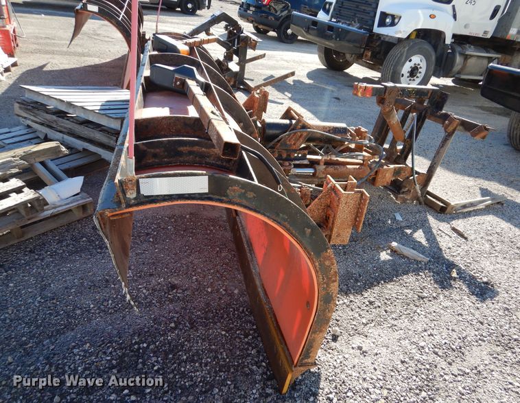 image for item OL9309 Flink 11' W snow plow 
