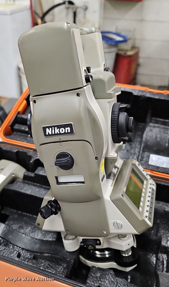 image for item OL9337 Nikon DTM820  grade laser