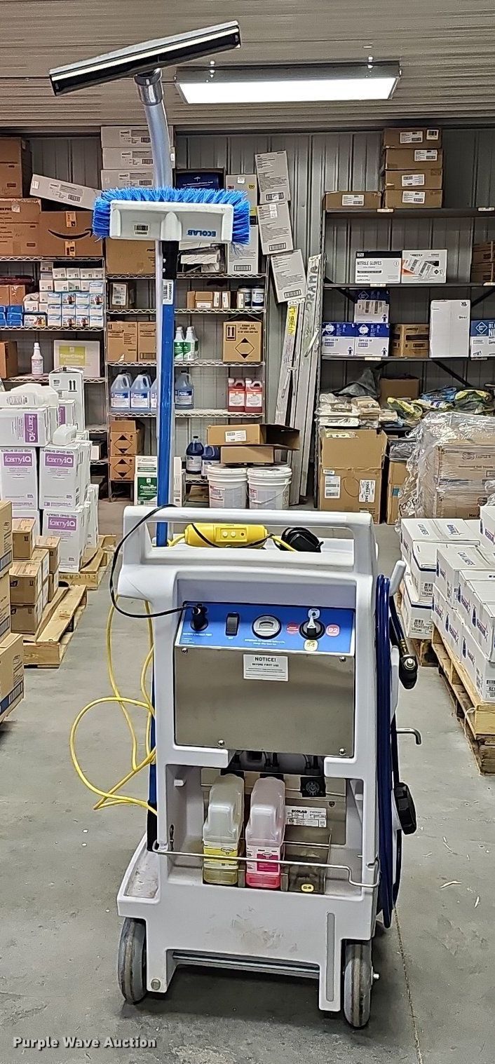 Ecolab Cleaning Caddy cleaning station in Shenandoah, IA Item MH9467