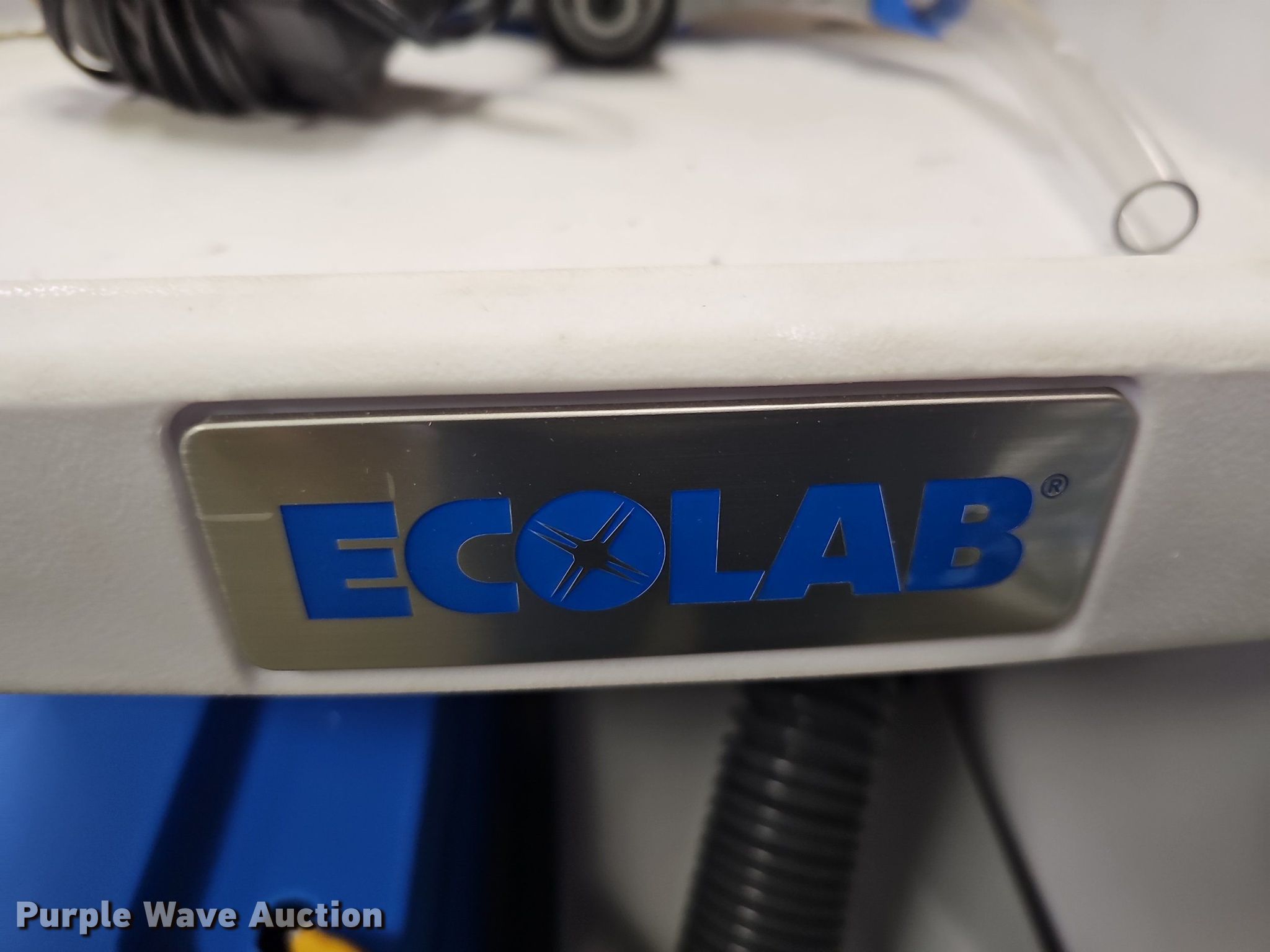 Ecolab Cleaning Caddy cleaning station in Shenandoah, IA Item MH9467