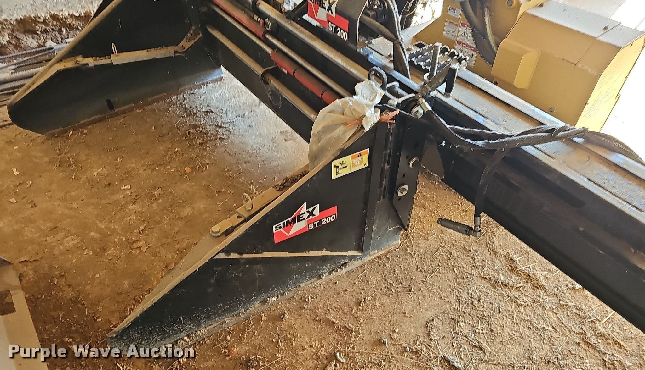 2015 Simex ST 200 skid steer asphalt float in Berryville, AR Item