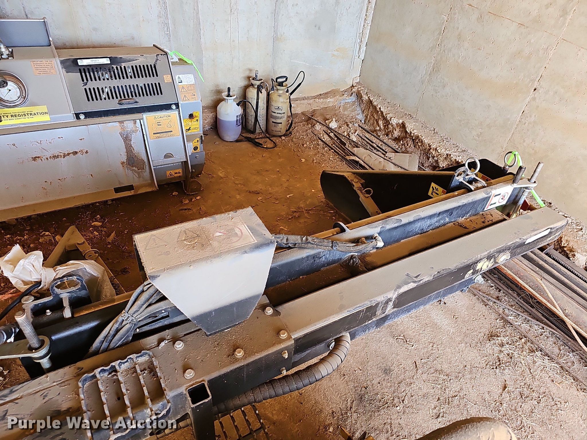 2015 Simex ST 200 skid steer asphalt float in Berryville, AR Item