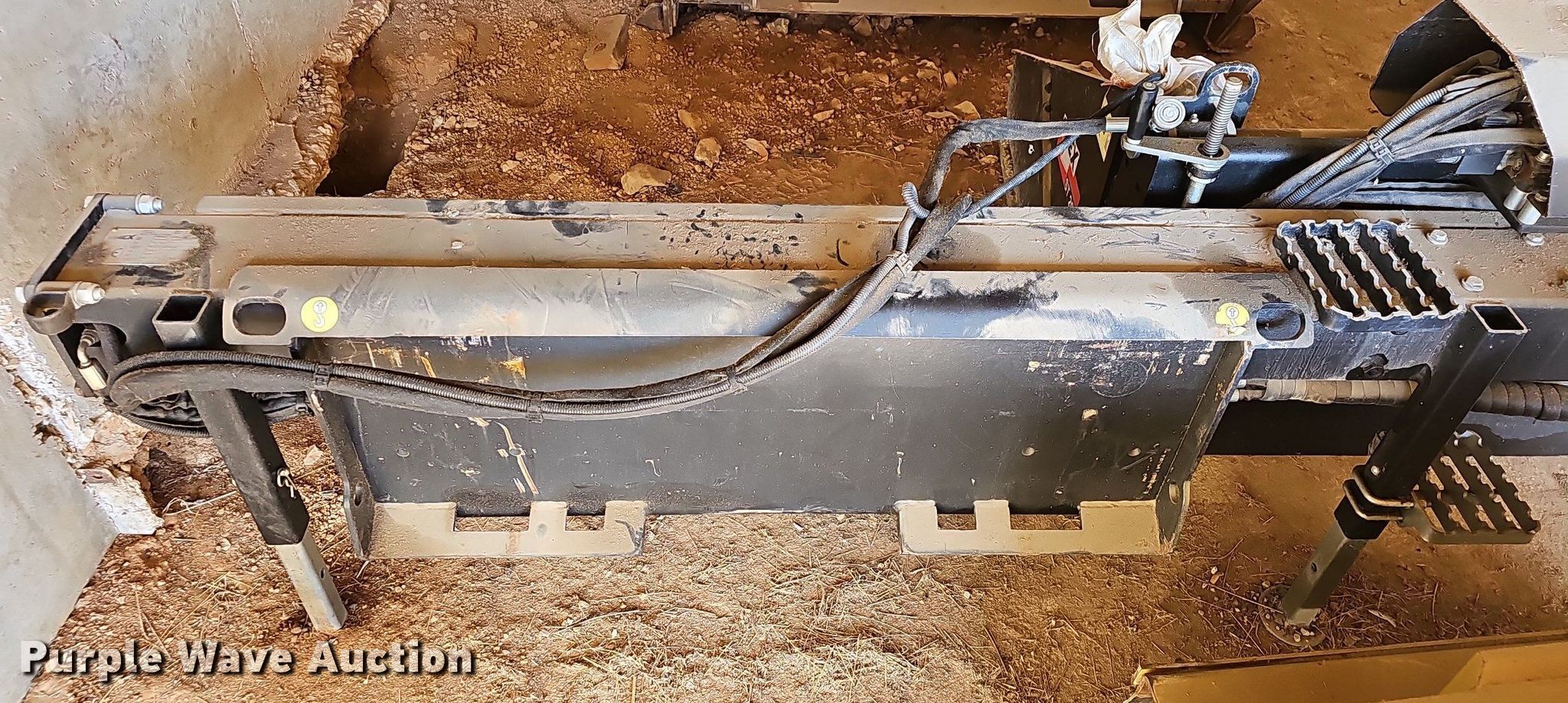 2015 Simex ST 200 skid steer asphalt float in Berryville, AR Item NP9072 for sale Purple Wave