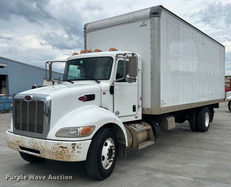 image for item DJ6336 2016 Peterbilt 330  box truck