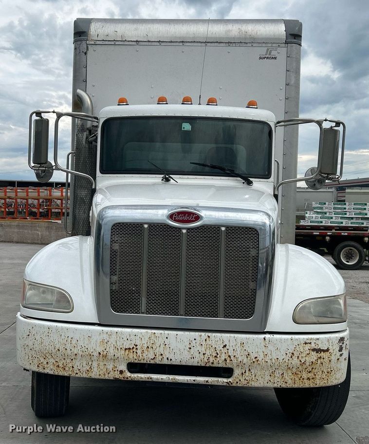 image for item DJ6336 2016 Peterbilt 330  box truck