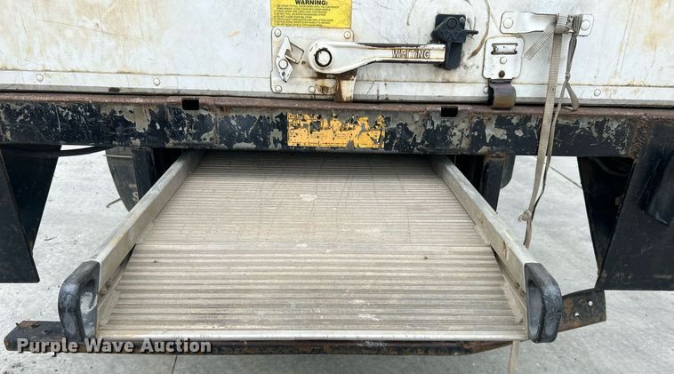 image for item DJ6336 2016 Peterbilt 330  box truck