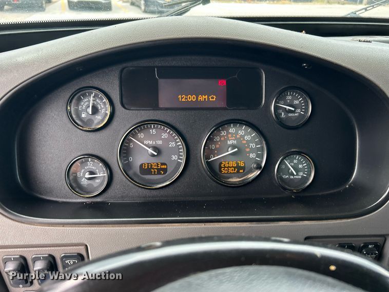 image for item DJ6336 2016 Peterbilt 330  box truck