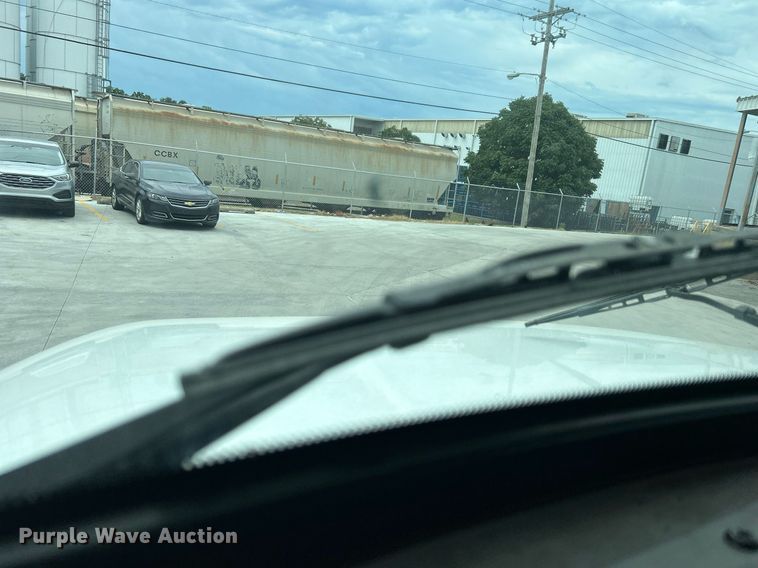 image for item DJ6336 2016 Peterbilt 330  box truck