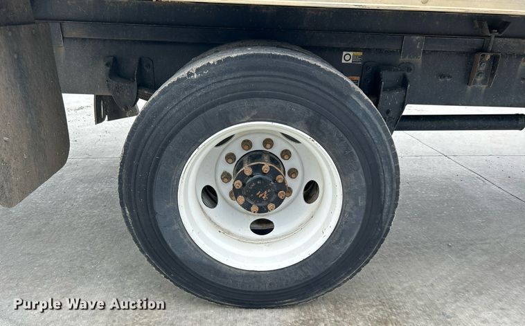 image for item DJ6336 2016 Peterbilt 330  box truck