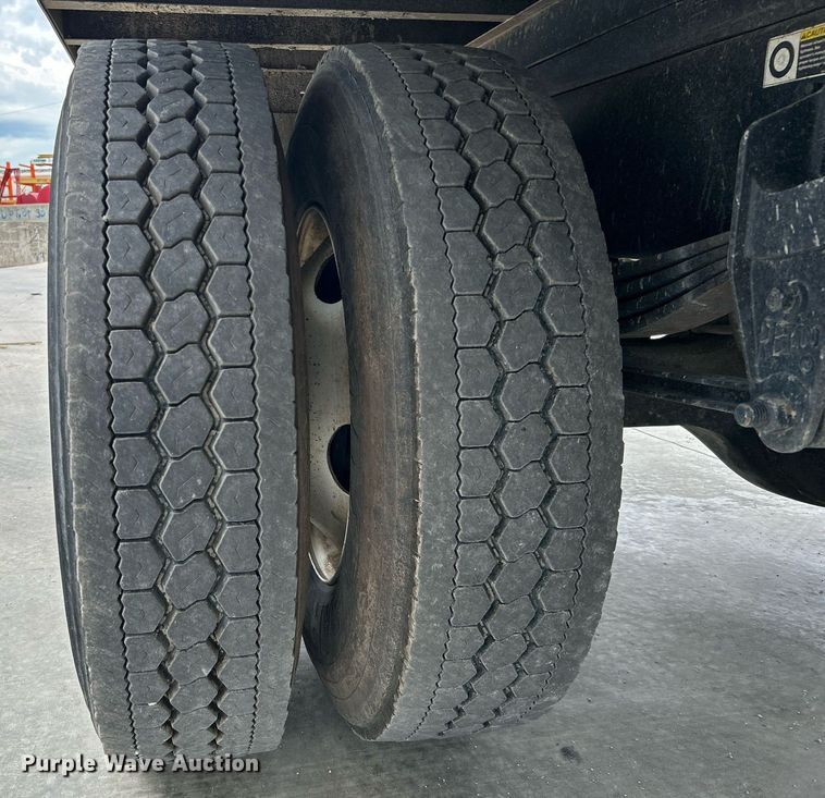 image for item DJ6336 2016 Peterbilt 330  box truck